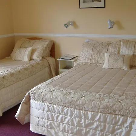 Riverwalk House Bed & Breakfast