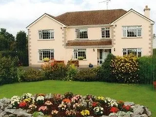 Riverwalk House Bed & Breakfast